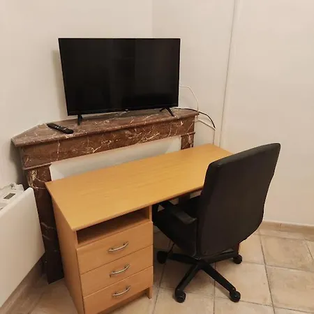 Un Lit Double Dans Et Un Lit Simple Dans Autre , De 3 En Colocation A Proximite Du Centre * Toulon